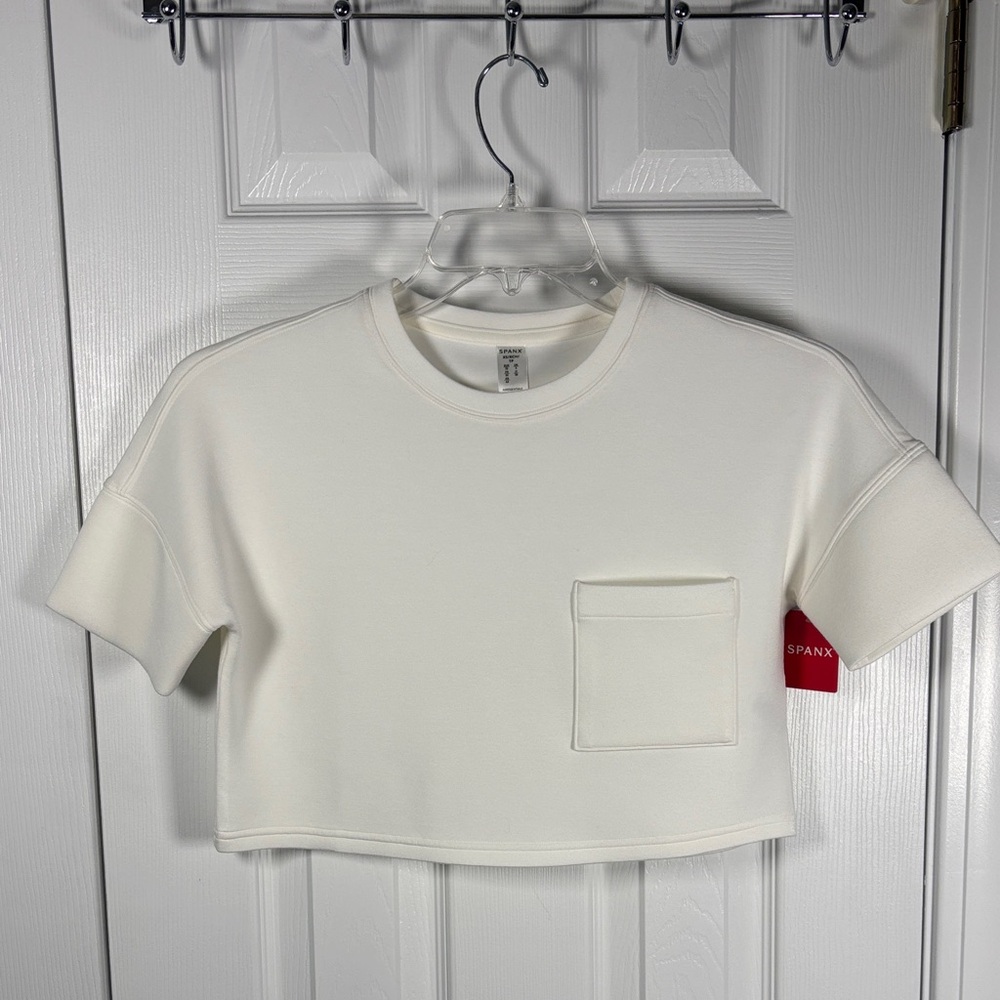SPANX Cream Cropped Pocket Short Sleeve Top